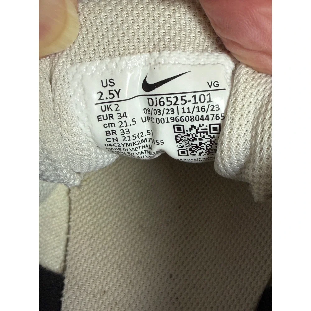 (Nike) Alpha  Fastflex Kids 2.5Y White Black Baseball Cleats DJ6525-101